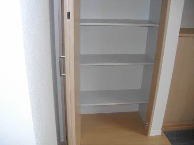 内装７