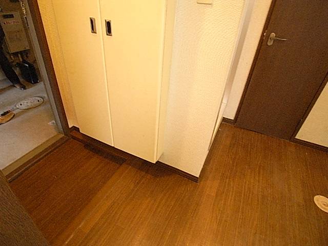 内装９