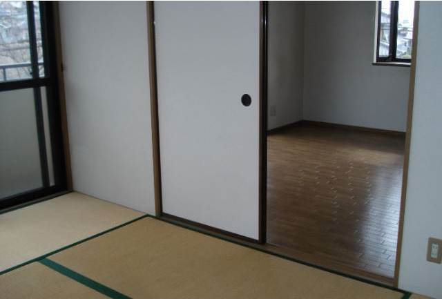 内装４