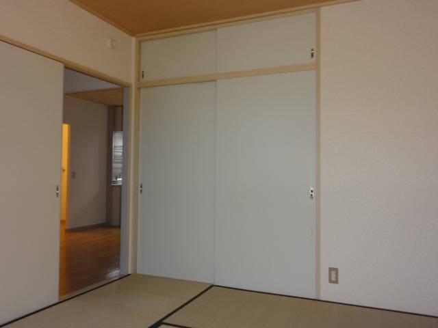 内装８