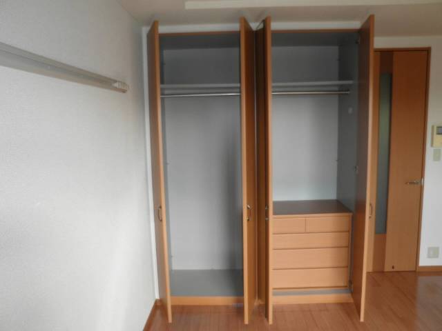 内装９