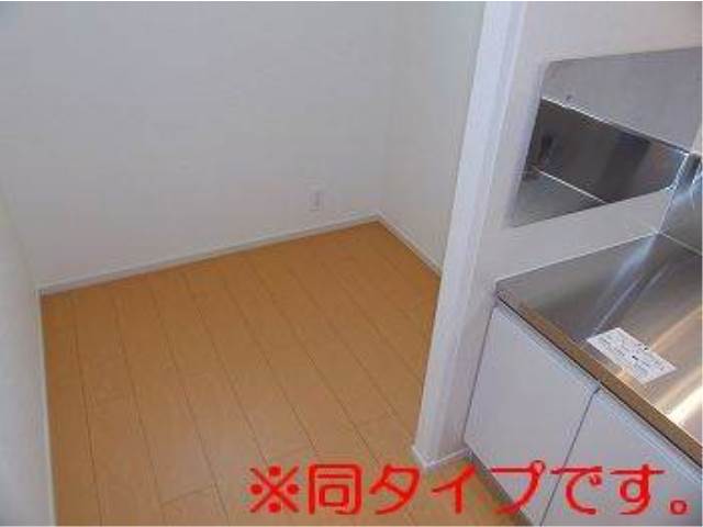 内装８