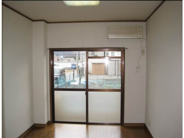 内装２