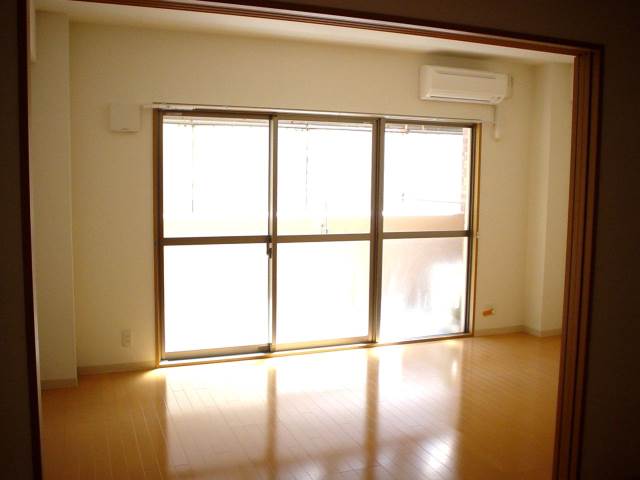 内装４